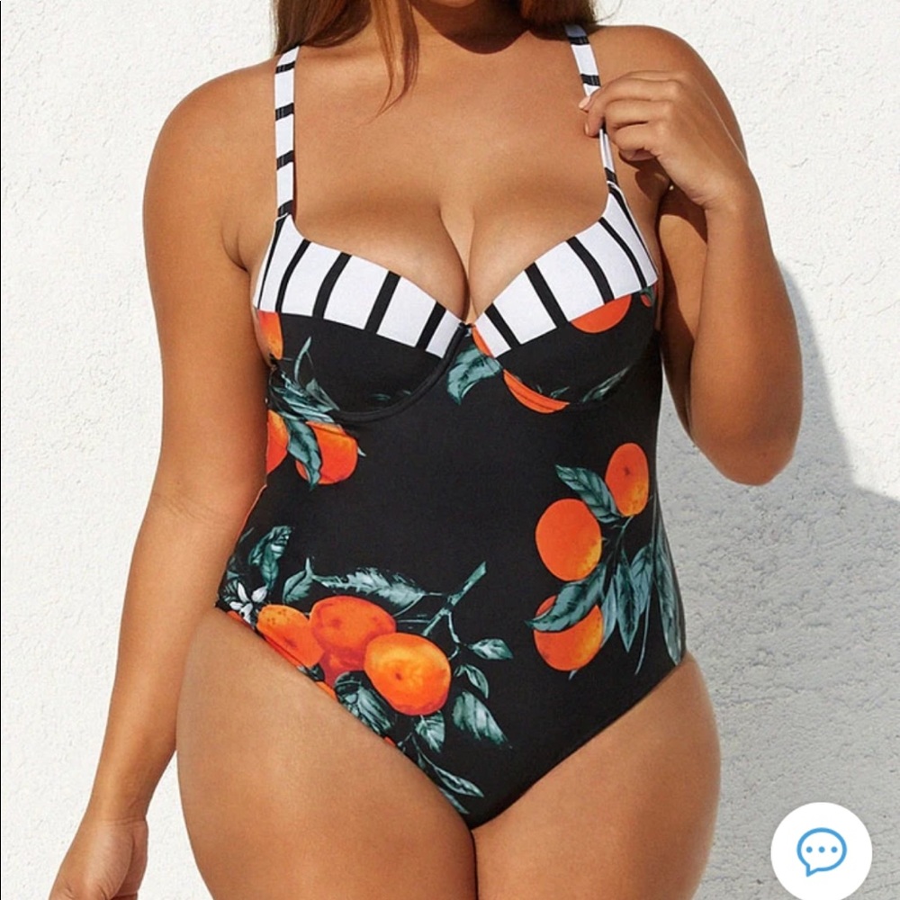 Cupshe 1 piece bathing suit.